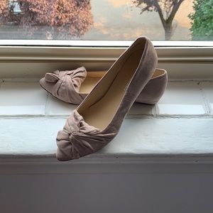 Chinese Laundry super cute flats low wedge size 8